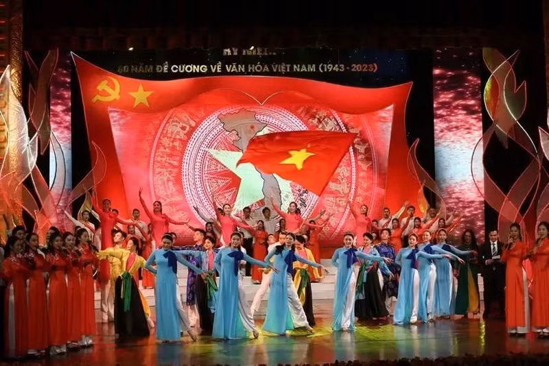 Tout au long de son histoire millénaire, le Vietnam a vu sa culture s'enrichir et s'épanouir de façon splendide tout en conservant les valeurs fondamentales de l'identité nationale. Photo : VNA.