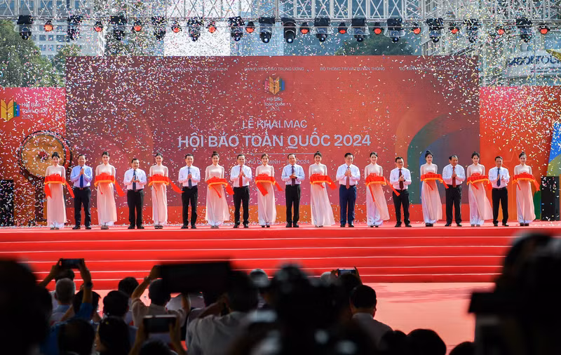 Cérémonie d'ouverture de la Fête nationale de la presse 2024 à Hô Chi Minh-Ville. Photo : NDEL.