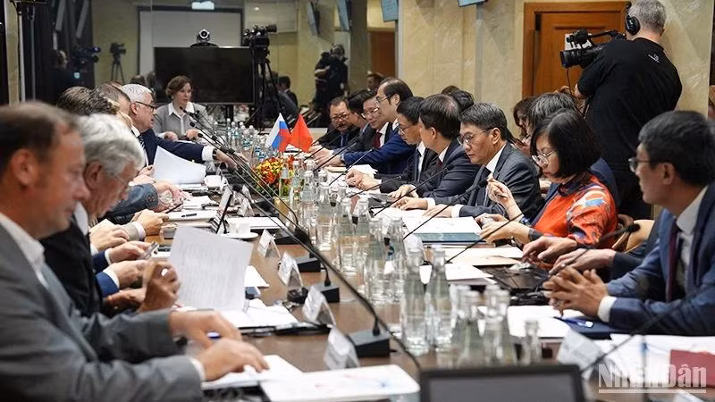 La 5e réunion du Comité Vietnam-Russie pour la coopération éducative, scientifique et technologique à Moscou le 10 septembre. Photo : NDEL.
