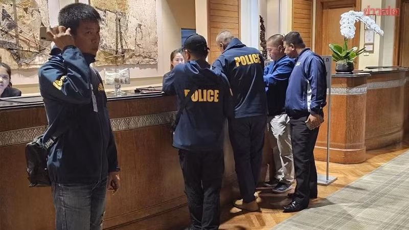 Des policiers thaïlandais sont présents sur place. Photo : Khaosod.