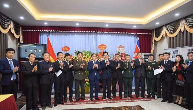Les délégués à la célébration du 75e anniversaire de l'établissement des relations diplomatiques Vietnam – RPDC. Photo : VNA