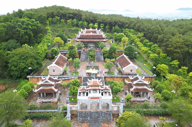 Le temple Chung Son dans le complexe du site historique national spécial de Kim Lien. Photo : NDEL.