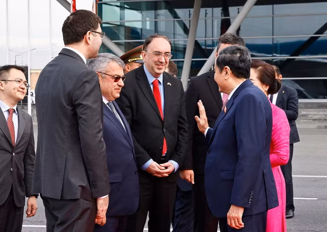Le président de l'Assemblée nationale, Tran Thanh Man, son épouse, Nguyen Thi Thanh Nga, et une délégation de haut rang de l'Assemblée nationale vietnamienne ont conclu leur visite officielle en Arménie. Photo . VNA.