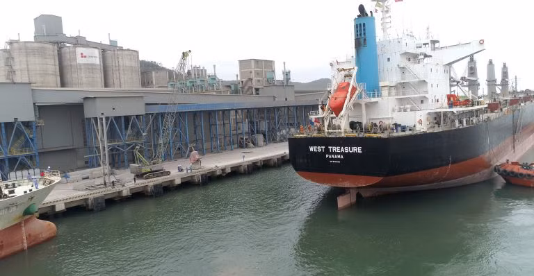l’exportation de ciment et de clinker vers les principaux marchés a été très difficile l’année dernière. Photo : baodautu.vn
