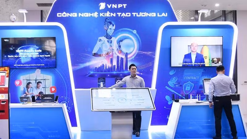 Un stand de la compagnie VNPT IT lors de l'événement « Journée de la transformation numérique » le 10 octobre 2024 du ministère de la Sécurité publique. Photo : vnptit.vn