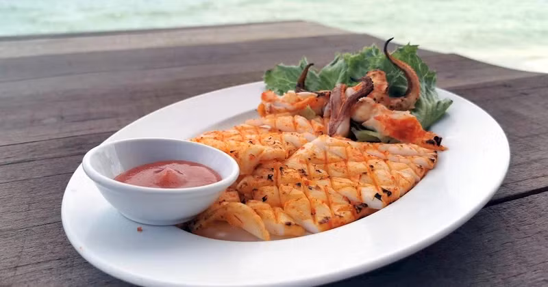 Le muc mot nang est un plat traditionnel originaire de Phan Thiet. Photo : TasteAtlas.