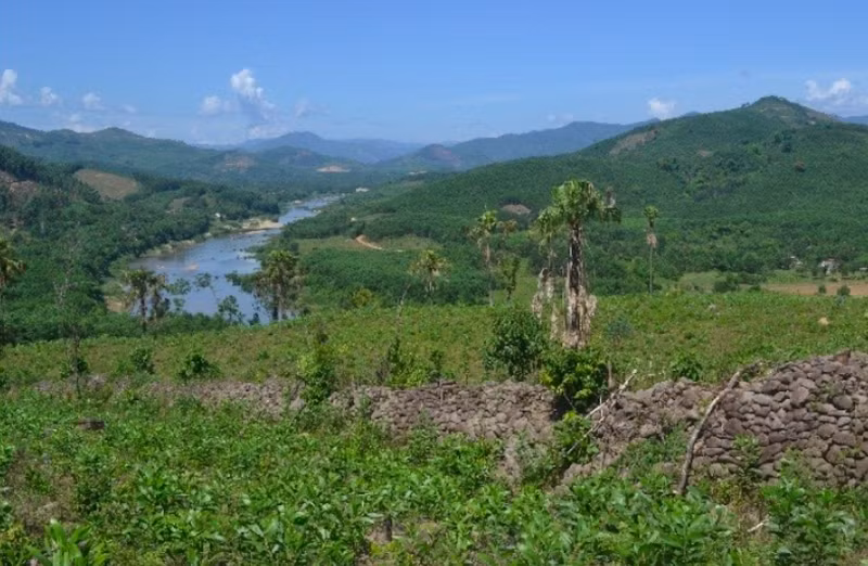 Truong Luy Binh Dinh traverse la commune d’An Hung, le chef-lieu d’An Lao, puis les communes d’An Tan et d’An Quang, dans le district d’An Lao. Photo : baodantoc.