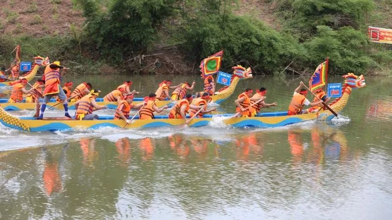 La fête de course de pirogues d’An Chau inscrite au patrimoine culturel immatériel national. Photo : NDEL.