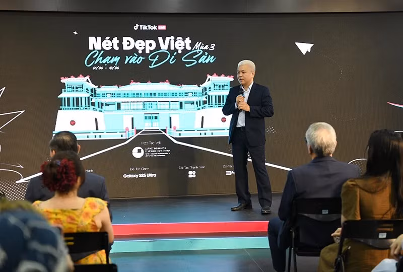 Nguyên Lâm Thanh, représentant de TikTok Vietnam, prend la parole lors de l’événement. Photo : Thê Duong.
