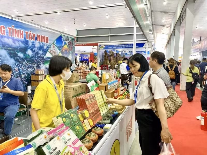 Tay Ninh intensifie la promotion du commerce pour dynamiser la circulation des marchandises. Photo d'illustration : congthuong.