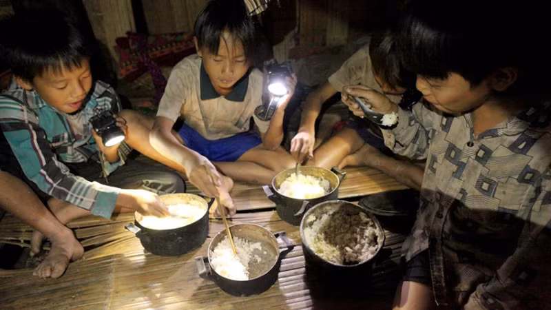 À cette époque, leurs repas de la semaine se limitaient souvent à du riz nature.