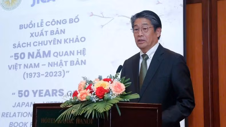 L'ambassadeur du Japon au Vietnam Ito Naoki lors de la publication de monographie «50 ans de relations Vietnam-Japon (1973-2023)». Photo : JICA. L'ambassadeur du Japon au Vietnam Ito Naoki lors de la publication de monographie «50 ans de relations Vietnam-Japon (1973-2023)». Photo : JICA.