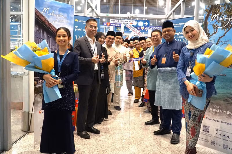 Vietnam Airlines reprend la ligne aérienne reliant Hanoï et Kuala Lumpur. Photo : thethaovanhoa.