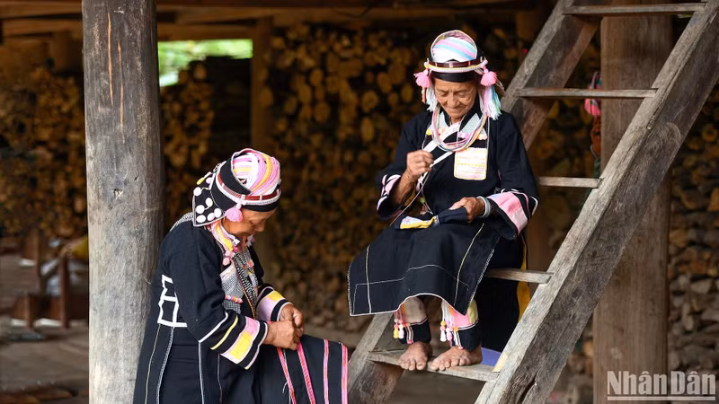 Conserver ses caractéristiques culturelles à l’ère de l’intégration n’est pas seulement une tâche, mais aussi une fierté et une responsabilité pour chaque habitant local. Conserver ses caractéristiques culturelles à l’ère de l’intégration n’est pas seulement une tâche, mais aussi une fierté et une responsabilité pour chaque habitant local.