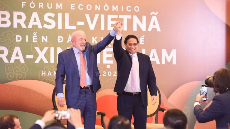Le Premier ministre vietnamien Pham Minh Chinh (droite) et le président brésilien Lula da Silva ont participé ce samedi 29 mars au Forum économique Vietnam - Brésil. Photo : NDEL. Le Premier ministre vietnamien Pham Minh Chinh (droite) et le président brésilien Lula da Silva ont participé ce samedi 29 mars au Forum économique Vietnam - Brésil. Photo : NDEL.