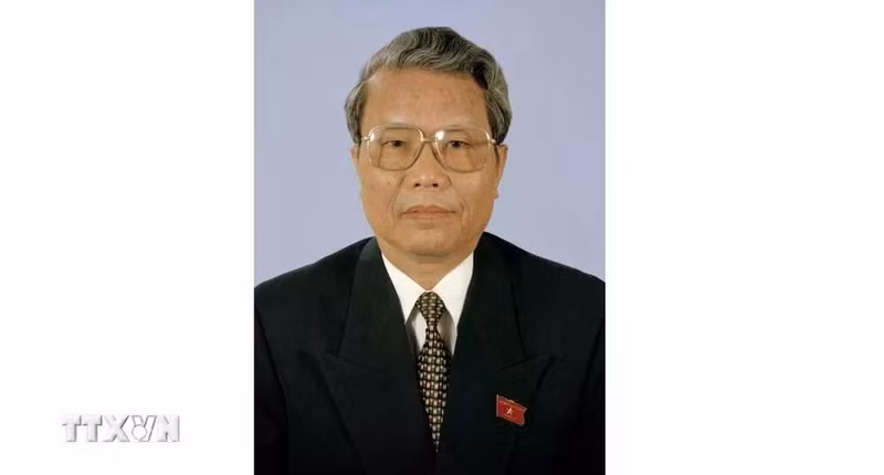 Le camarade Tran Duc Luong, ancien membre du Bureau Politique (BP), ancien président vietnamien. Photo : VNA.