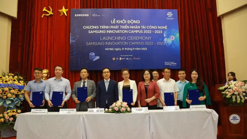 Cérémonie de lancement du programme de développement des talents technologiques de Samsung, le 21 septembre à Hanoï. Photo : baodautu.vn.