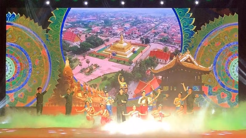 La célébration du 60e anniversaire de l'établissement des relations diplomatiques entre le Vietnam et le Laos à Hanoï. Photo : NDEL.