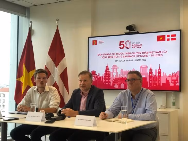Point de presse sur la visite au Vietnam du prince Frederik de Danemark. Photo : VOV