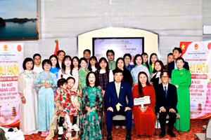 Le Consulat général continuera d'accompagner, de soutenir et de créer les conditions les plus favorables pour que l'Association des femmes vietnamiennes du Kansai puisse mener à bien ses activités. Photo: Consulat général du Vietnam à Osaka