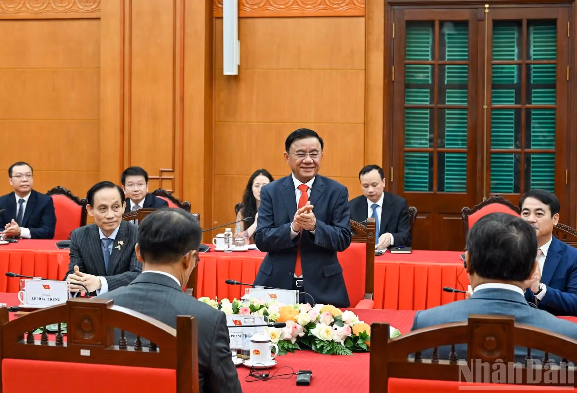 M. Tran Cam Tu préside la réception. (Photo : Duy Linh)