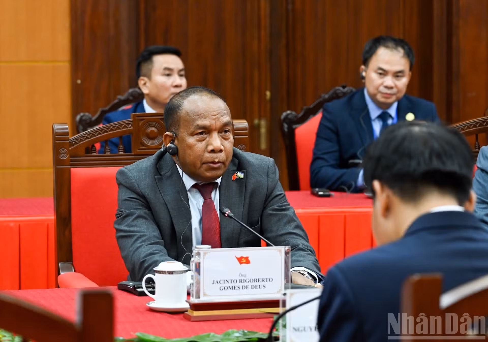 M. Jacinto Rigoberto Gomes de Deus, premier secrétaire général adjoint du Congrès national pour la reconstruction du Timor-Leste (CNRT), intervient lors de la réception. (Photo : Duy Linh)