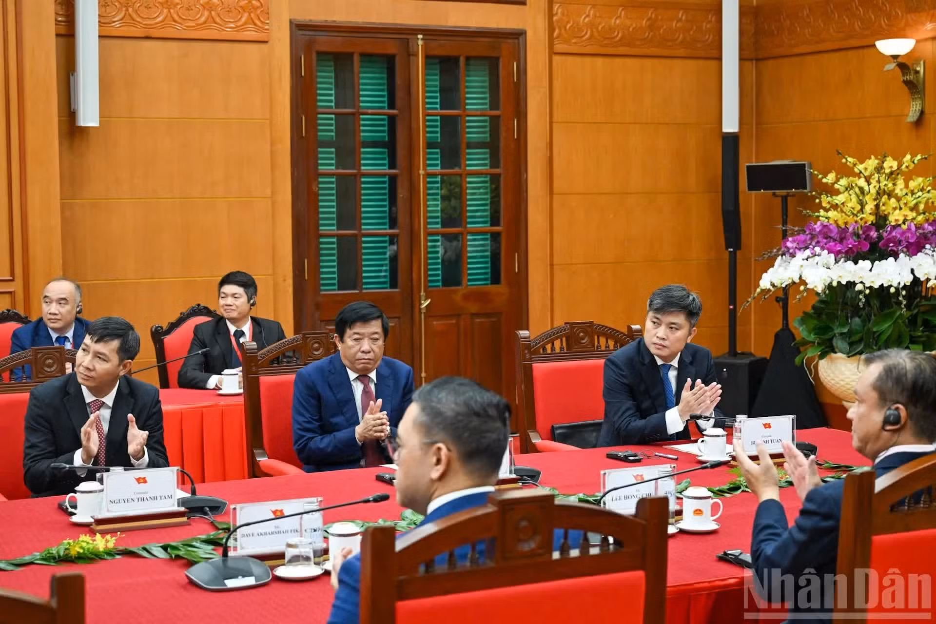 Des membres du Comité central du Parti et des responsables des organes du Parti participent à la réception. (Photo : Duy Linh)
