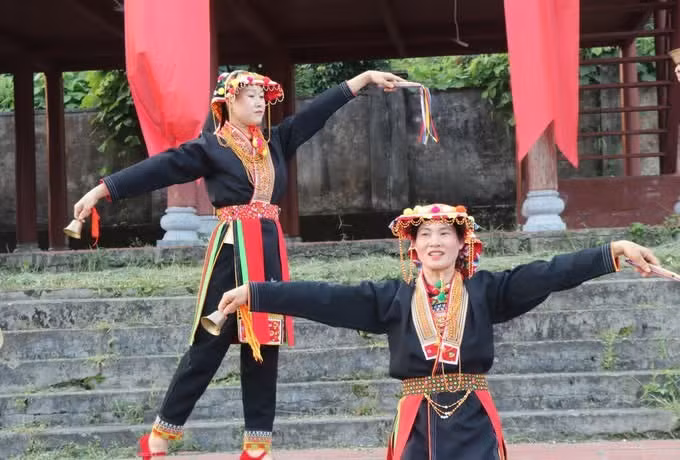 La danse des clochettes (múa chuông), une expression culturelle emblématique de la communauté Dao.