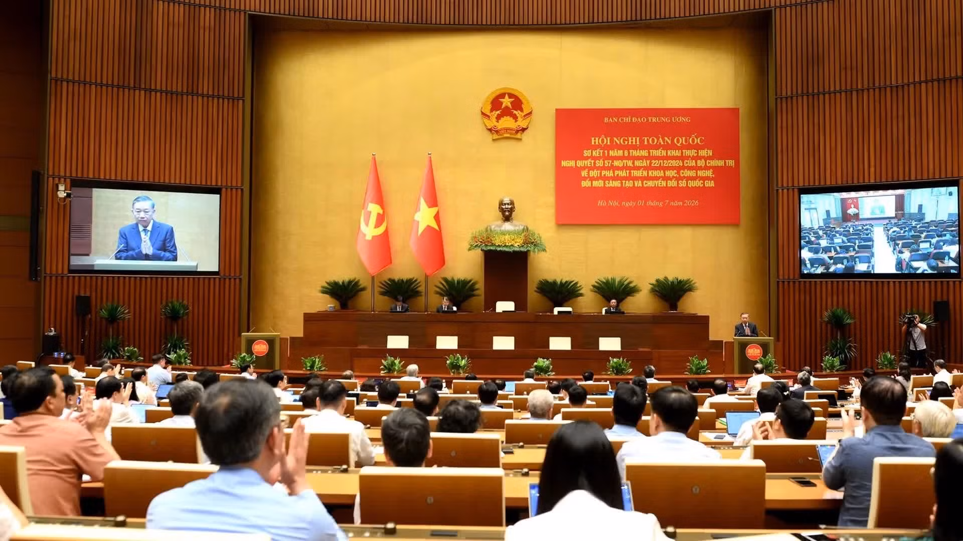 Le secrétaire général du Parti communiste du Vietnam et président vietnamien, To Lam, prononce un discours d'orientation lors de la conférence. (Photo : Dang Khoa)