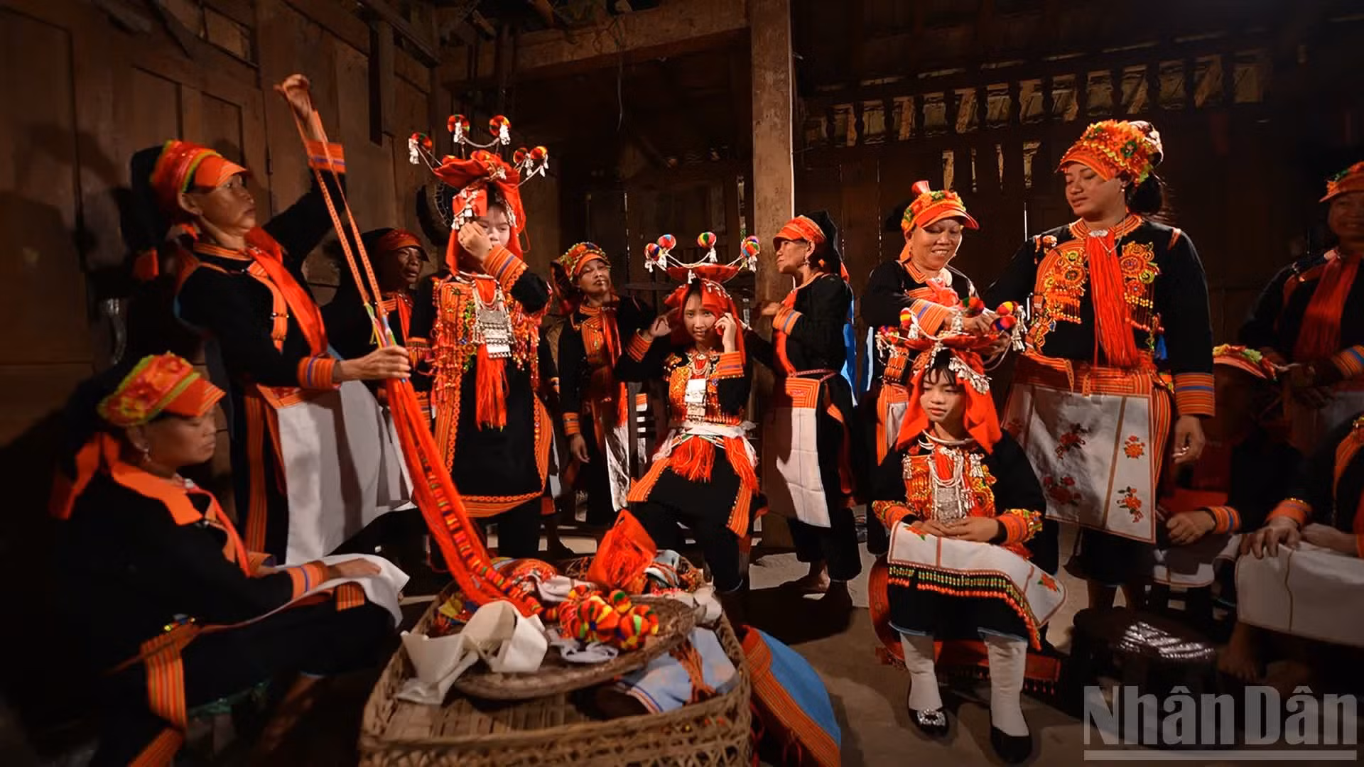 L’identité culturelle d’un groupe ethnique à travers le costume. (Photo : Vu Linh)