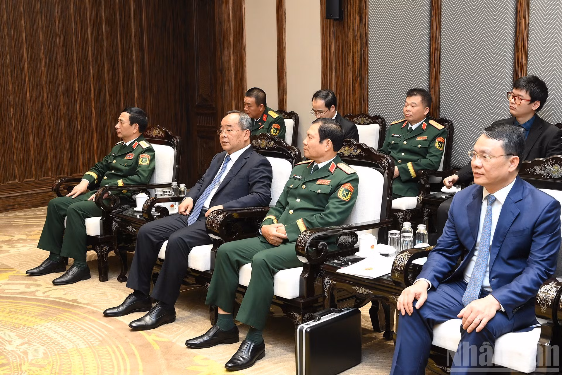 Les représentants vietnamiens présents à la rencontre.