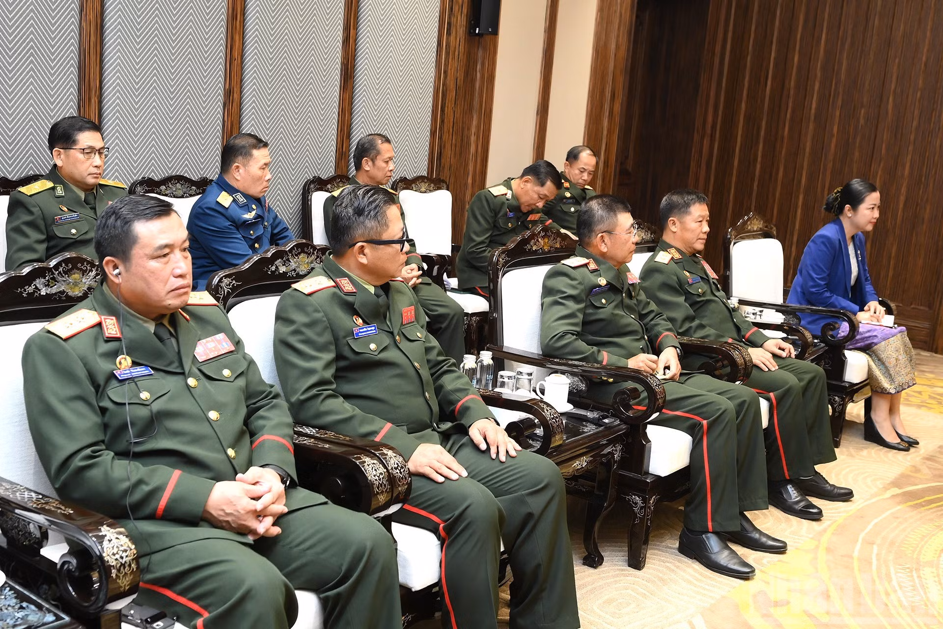 Les représentants laotiens présents à la rencontre.