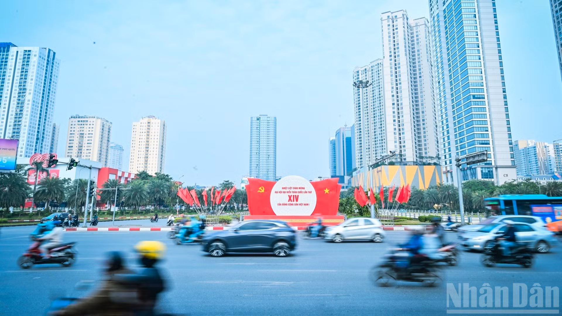 [EN IMAGES] Hanoï parée de couleurs éclatantes pour le XIVᵉ Congrès du Parti