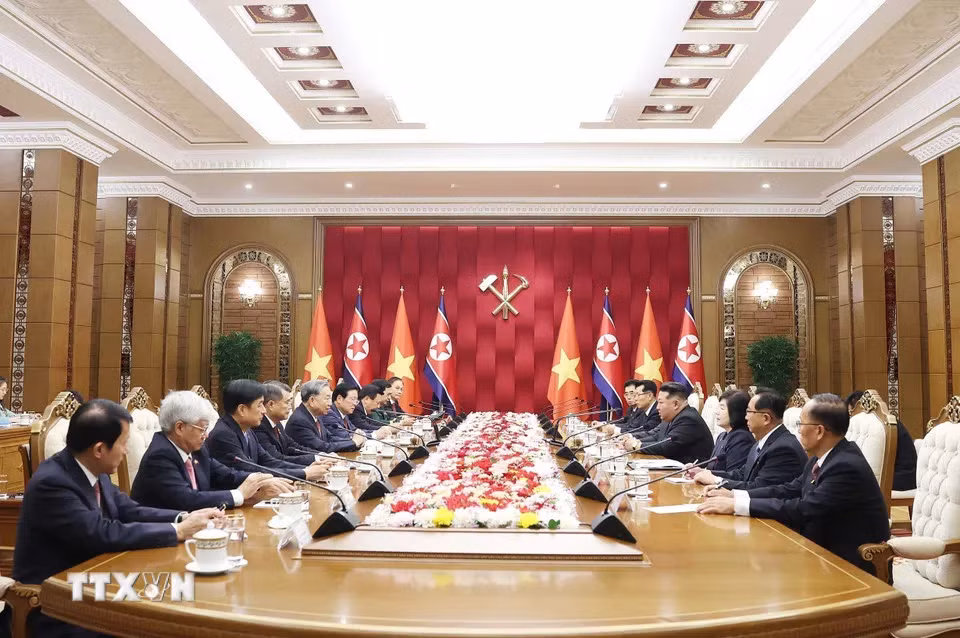 ttxvn-tong-bi-thu-to-lam-hoi-dam-voi-tong-bi-thu-chu-tich-quoc-vu-chdcnd-trieu-tien-kim-jong-un-6-94243002652358538095920.png