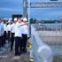 Le PM Le Minh Hung inspecte le projet de protection contre les inondations et les ondes de tempête dans le quartier de Xom Chieu, à Hô Chi Minh-Ville. Photo : VNA.