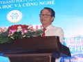Le vice-président du Comité populaire de Can Tho, Nguyen Van Khoi, prend la parole lors de la conférence. Photo : NDEL