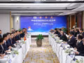 Le Premier ministre Lê Minh Hung lors de la rencontre avec la délégation de représentants des collectivités locales japonaises. Photo : VNA