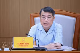 Le Premier ministre Le Minh Hung s'exprime lors de la réunion. Photo: VNA.