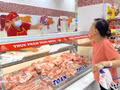 Au cours des huit premiers mois de 2026, le Vietnam a dépensé plus de 4 milliards de dollars pour importer viande, produits carnés et produits aquatiques. Photo : VNA. 