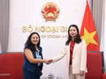 La vice-ministre vietnamienne des Affaires étrangères, Nguyen Minh Hang, et Pamela Phan, ancienne sous-secrétaire adjointe au Commerce des États-Unis, chargée de l’Asie. Photo : baoquocte.