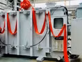 Le premier lot de transformateurs destinés à abaisser la tension de 69 kV à 13,8 kV. Photo : QMG.