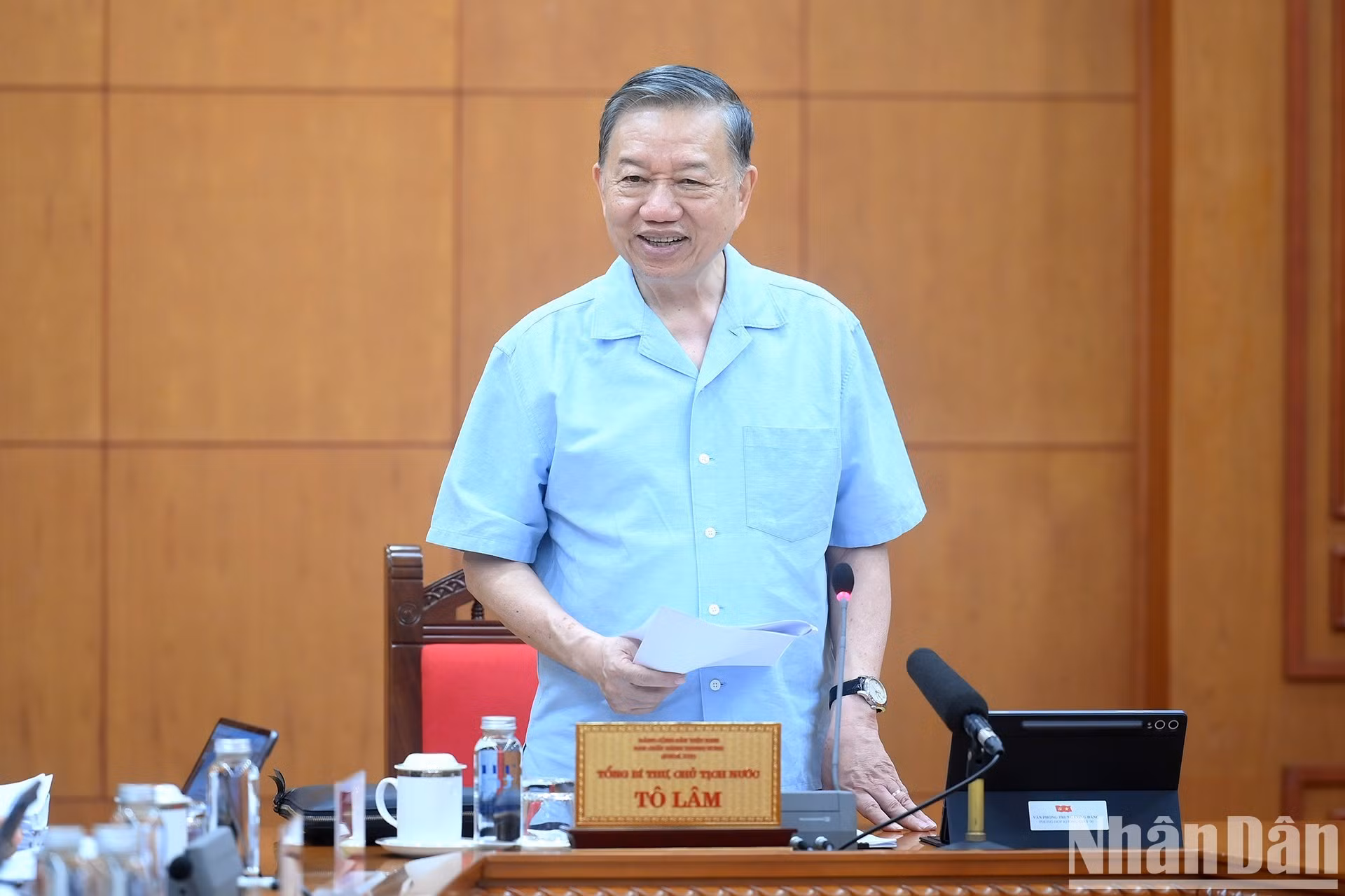 Le secrétaire général (SG) du Parti communiste du Vietnam (PCV) et président de l’État To Lam prononce une allocution d’orientation lors de la séance de travail.