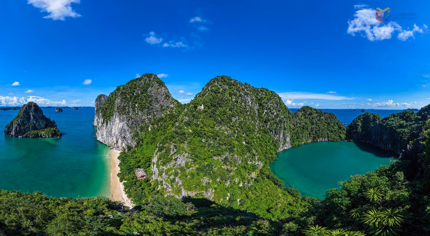 Les eaux limpides et les plages naturelles offrent à l’île de Mat Rong un paysage fascinant. Photo : baoquangninh