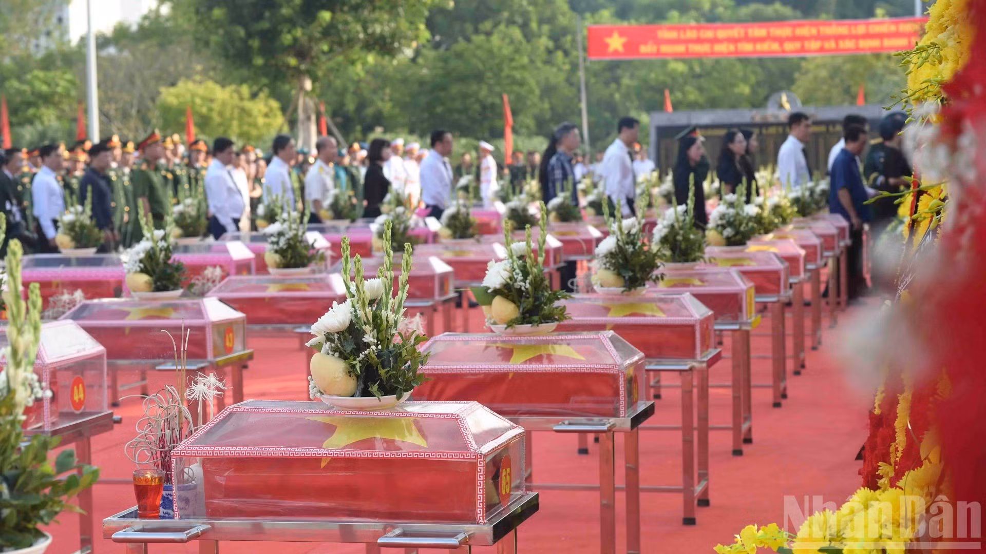 Dans le cadre de la « Campagne des 500 jours et nuits visant à intensifier la recherche, le rapatriement et l’identification des restes des soldats tombés pour la Patrie », la province de Lao Cai a, à ce jour, retrouvé et rapatrié les restes de 90 soldats tombés pour la Patrie. (Photo : CONG HAI)
