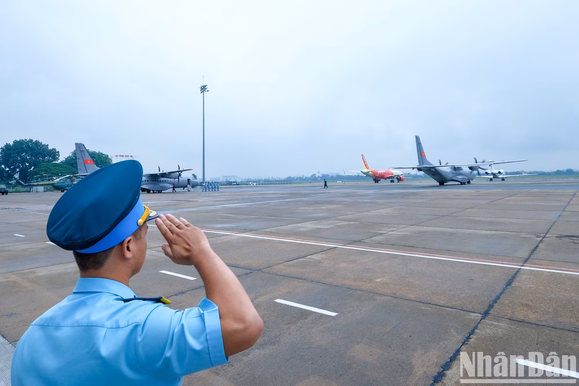 L’ensemble du transport de Hô Chi Minh-Ville à Hanoï a été effectué dans des conditions de sécurité absolue, témoignant du soin apporté et du respect infini envers ceux qui sont tombés.