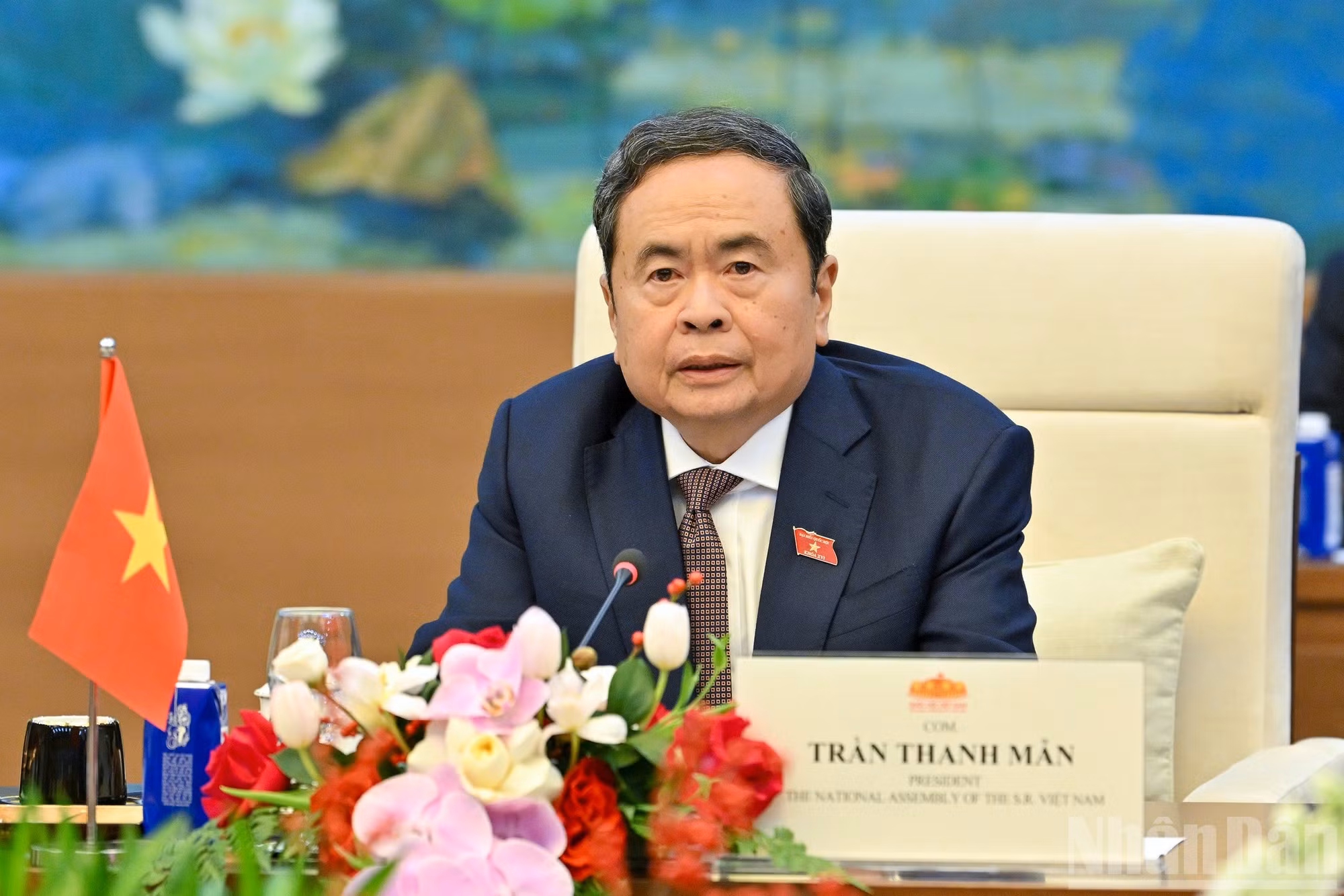 Le président de l’Assemblée nationale, Tran Thanh Man, prend la parole lors de la rencontre. Photo : NDEL.