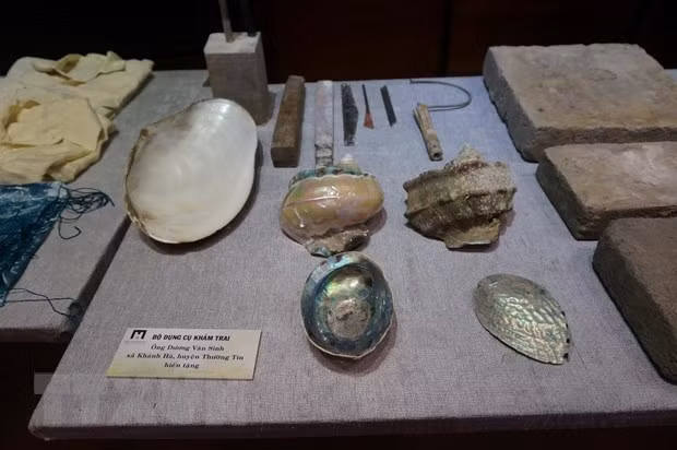 Des objets présentés au Musée de Hanoi. Photo : VNA.