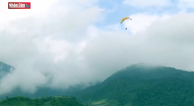 Le Festival de Parapente « Survoler les rizières dorées » 2019 à Mù Cang Chai