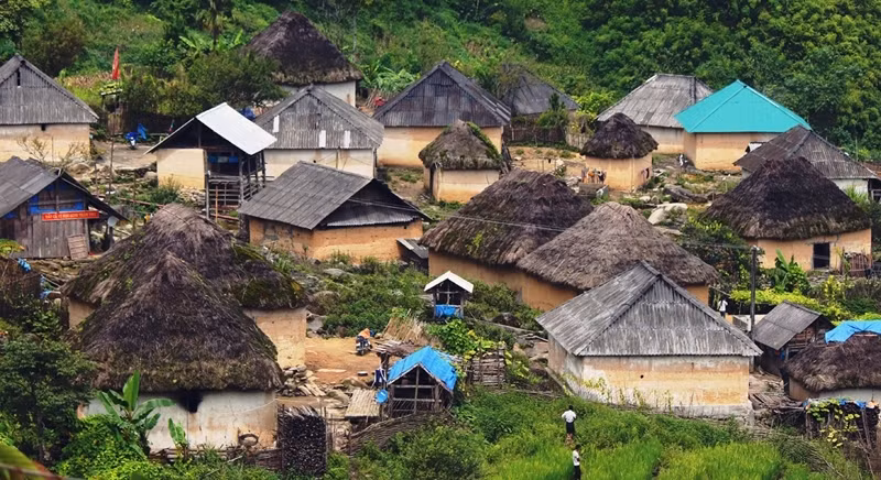 Une vue pittoresque d'un village des Hà Nhi dans la commune de Y Ty, district de Bat Xat, province de Lao Cai. Photo : HA DU/NDEL.
