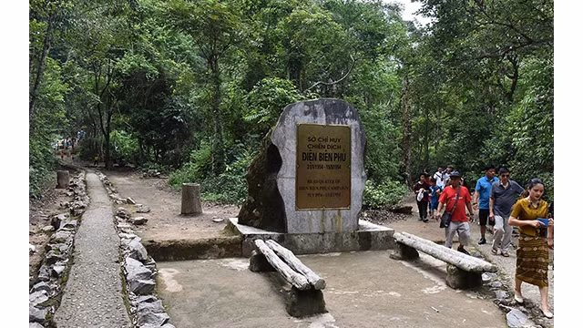  Le poste de commandement de la campagne de Diên Biên Phu au pied de la montagne Pu Dôn, dans la commune de Muong Phang. Photo : NDEL.